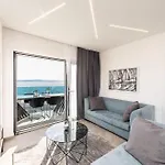 Beachfront Apartman *