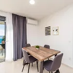 Beachfront Apartman Bibinje