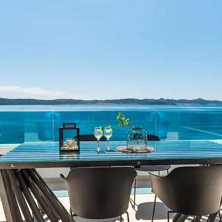 Beachfront * ビビニェ