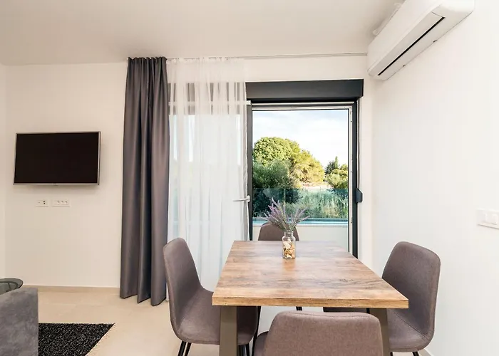 Beachfront Apartman *