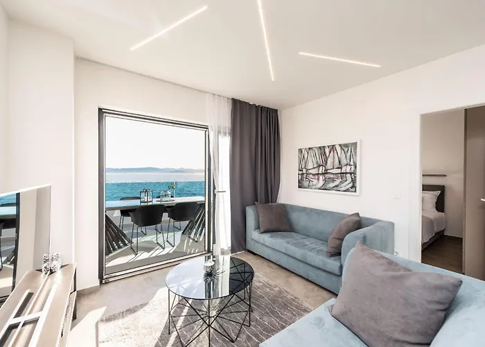 Beachfront Apartman *