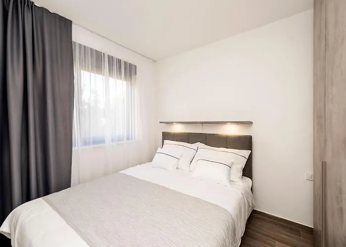 Beachfront Apartman Bibinje