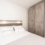 Beachfront شقة