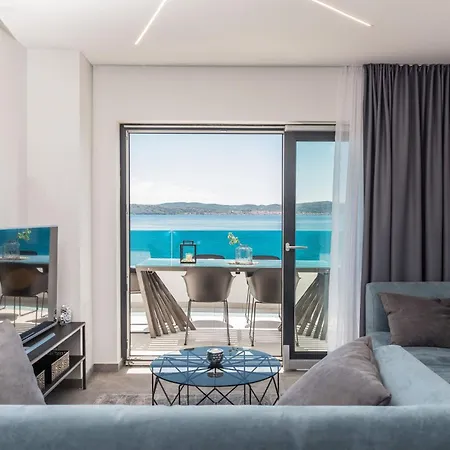 Beachfront Apartment *