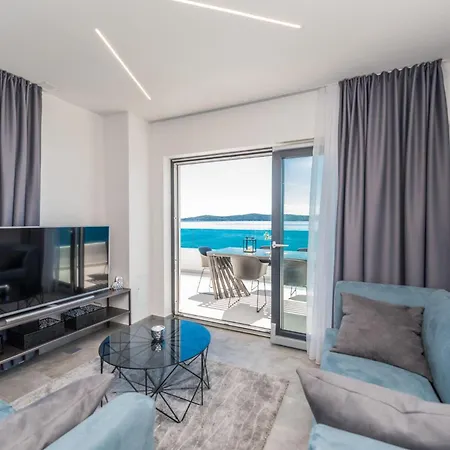 Beachfront Apartment *