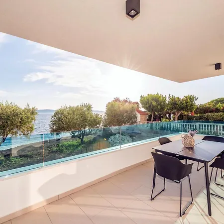 Beachfront Apartment *
